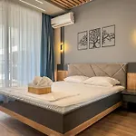 Six Stars 1br Modern 6 Mins To Centre Apartment