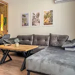 Six Stars 1br Modern 6 Mins To Centre * Plovdiv