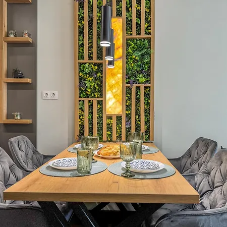 Apartment Six Stars 1br Modern 6 Mins To Centre Plovdiv