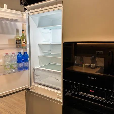 Six Stars 1br Modern 6 Mins To Centre