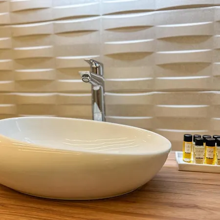 Six Stars 1br Modern 6 Mins To Centre * Plovdiv