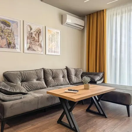 Six Stars Premium Apartment 6 Mins To Centre Ultra Fast Wifi アパート プロヴディフ