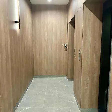 Six Stars 1br Modern 6 Mins To Centre Διαμέρισμα *